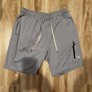 Vuori Men’s Gray Sunday Performance Shorts Size Medium